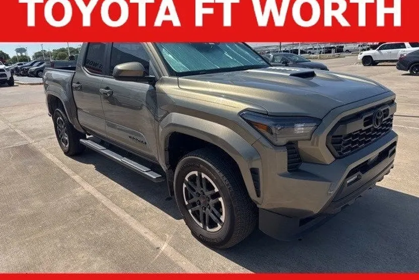 2024 Toyota Tacoma TRD Sport photo 1