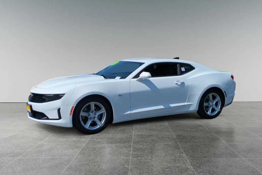 2023 Chevrolet Camaro 1LT photo 1