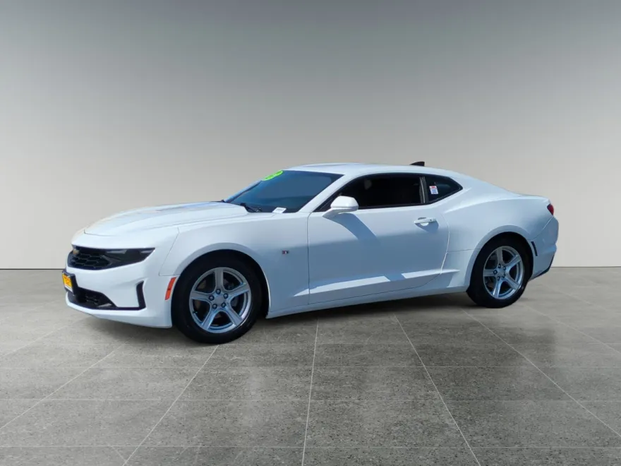 2023 Chevrolet Camaro 1LT photo 1
