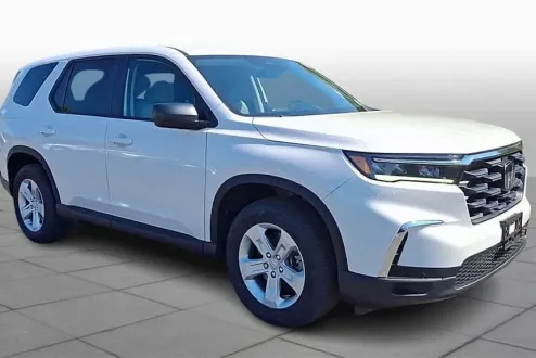 2023 Honda Pilot LX photo 2