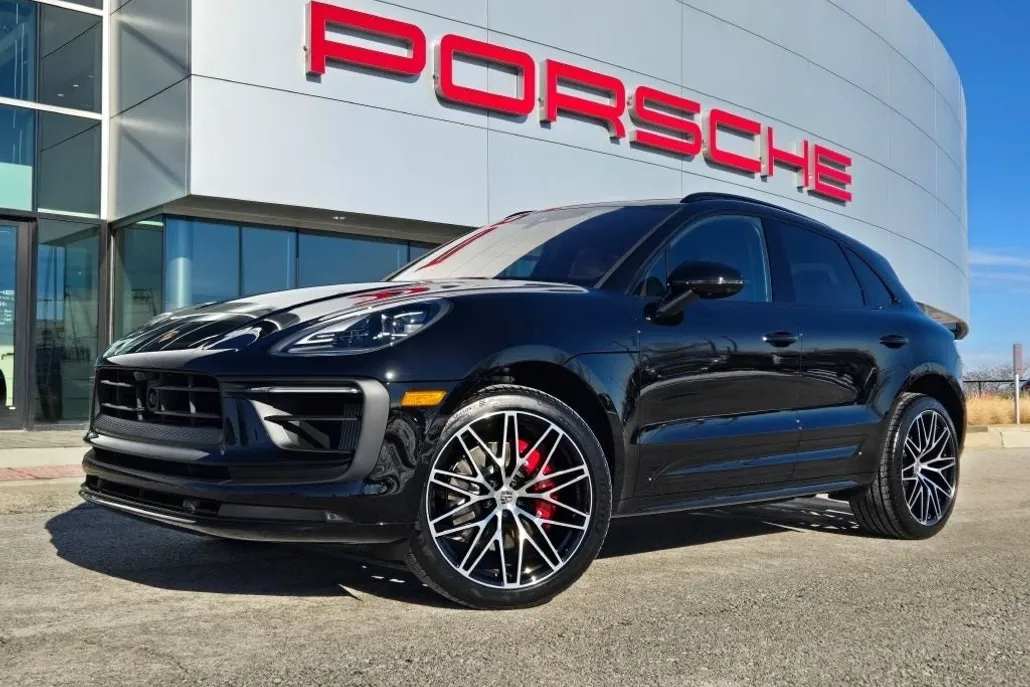 2025 Porsche Macan S photo 1
