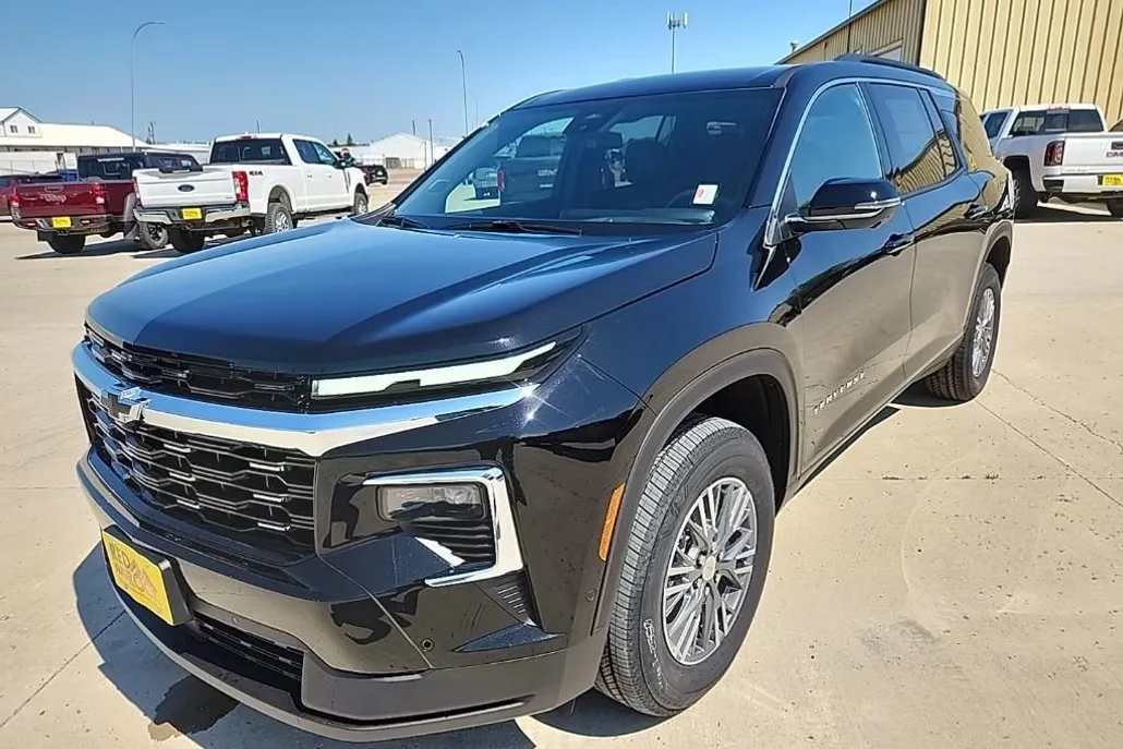 2025 Chevrolet Traverse photo 1