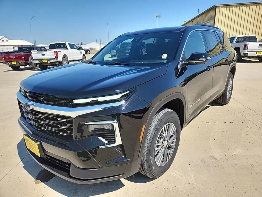 2025 Chevrolet Traverse photo 1