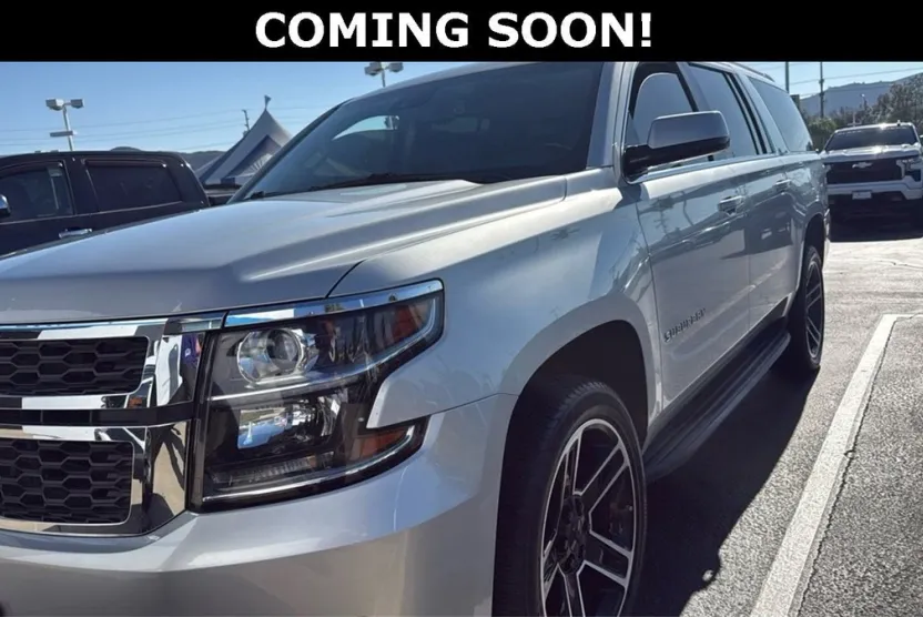 2020 Chevrolet Suburban LT photo 1