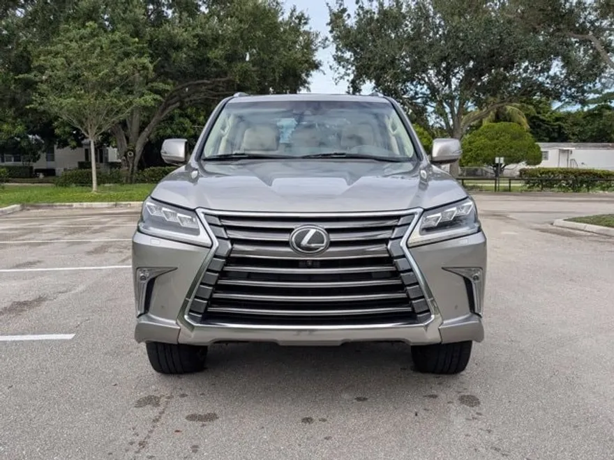 2017 Lexus LX 570 photo 1