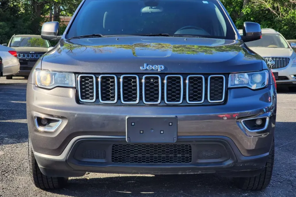 2019 Jeep Grand Cherokee Laredo E Sport photo 1