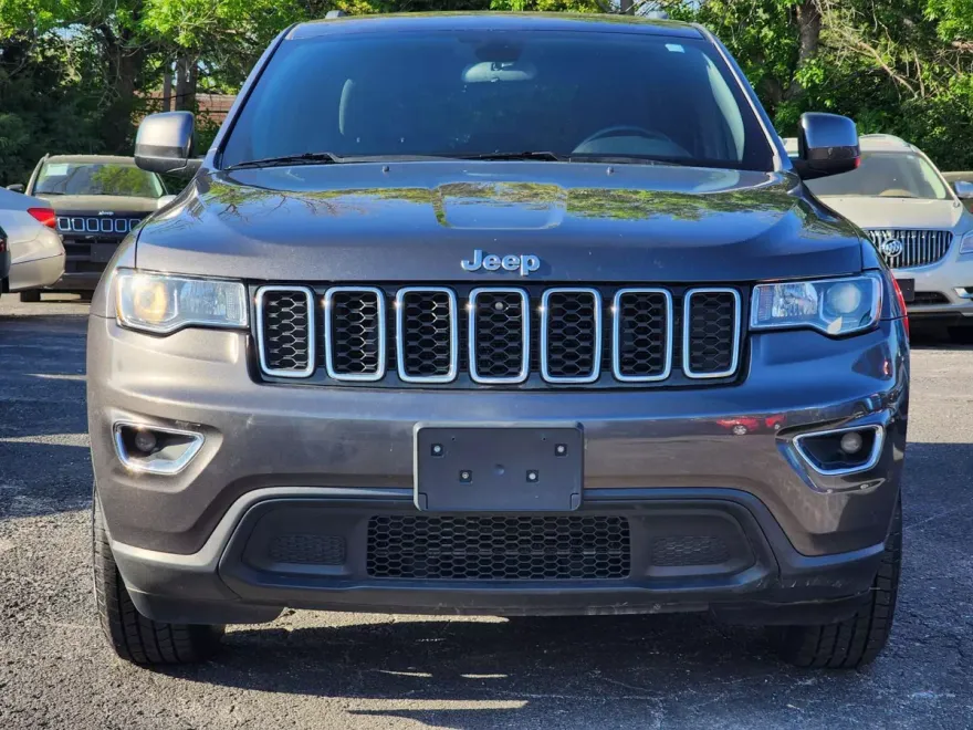 2019 Jeep Grand Cherokee Laredo E Sport photo 1