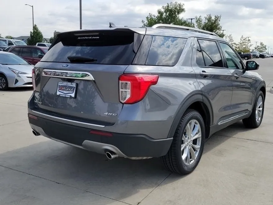 2023 Ford Explorer Limited photo 1