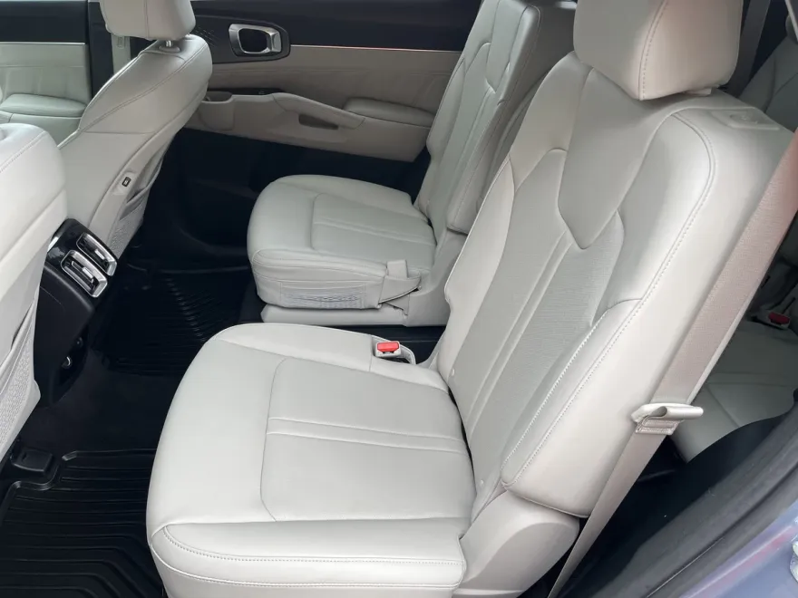 2023 Kia Sorento SX photo 1
