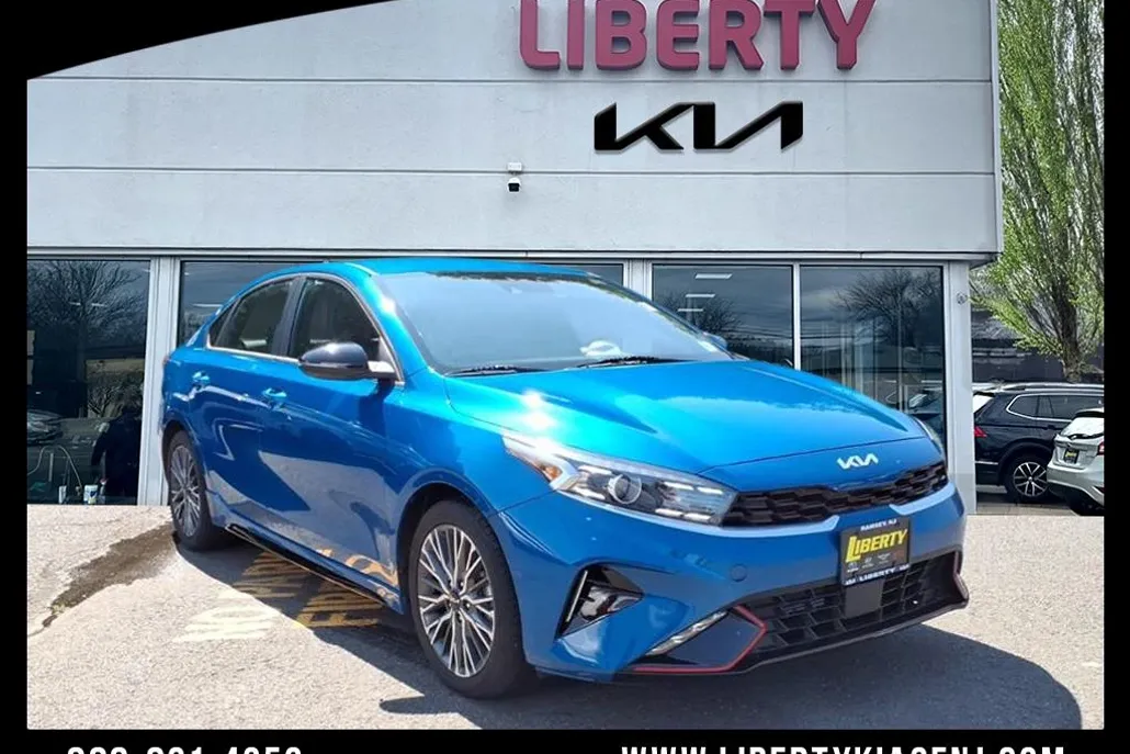 2023 Kia Forte GT-Line photo 1