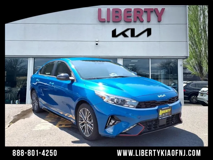 2023 Kia Forte GT-Line photo 1
