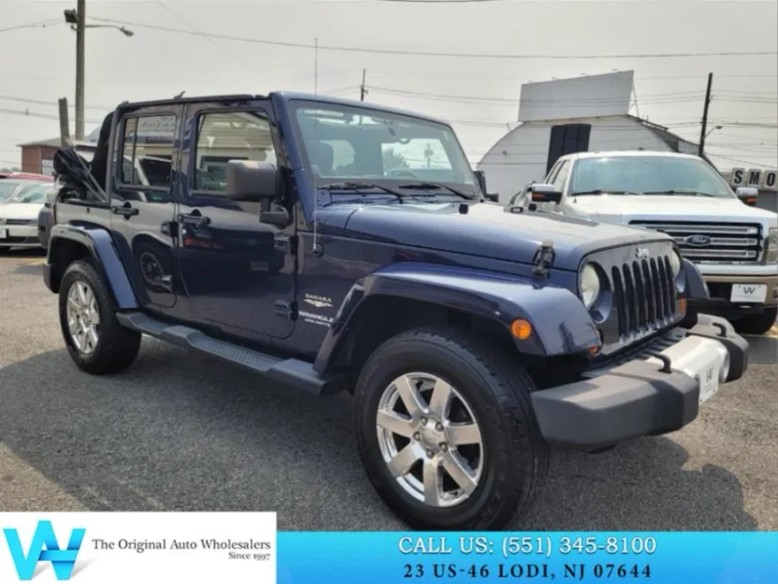 2013 Jeep Wrangler Unlimited Sahara photo 1