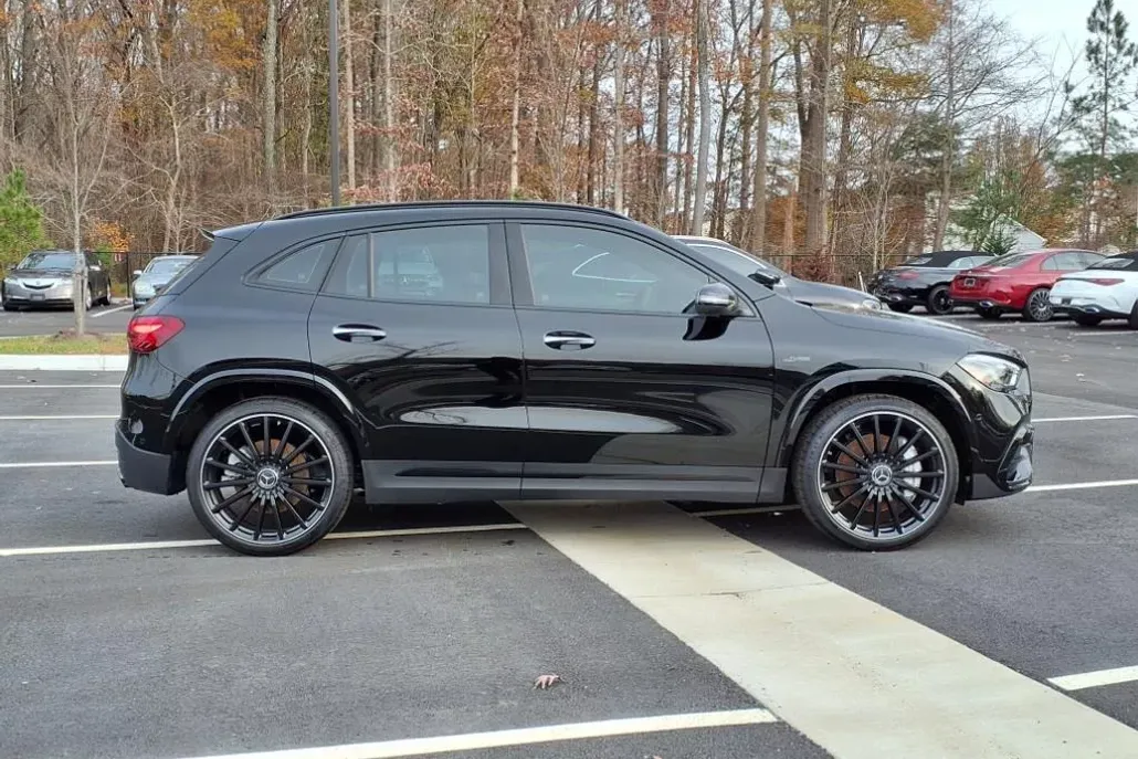 2025 Mercedes Benz GLA AMG 35 4MATIC photo 1