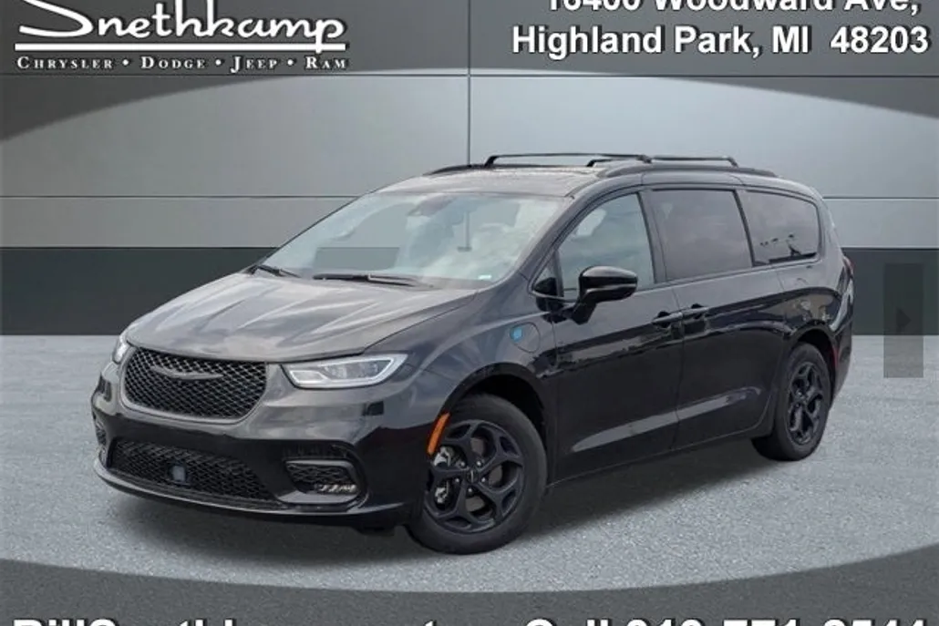 2024 Chrysler Pacifica Hybrid S Appearance photo 1