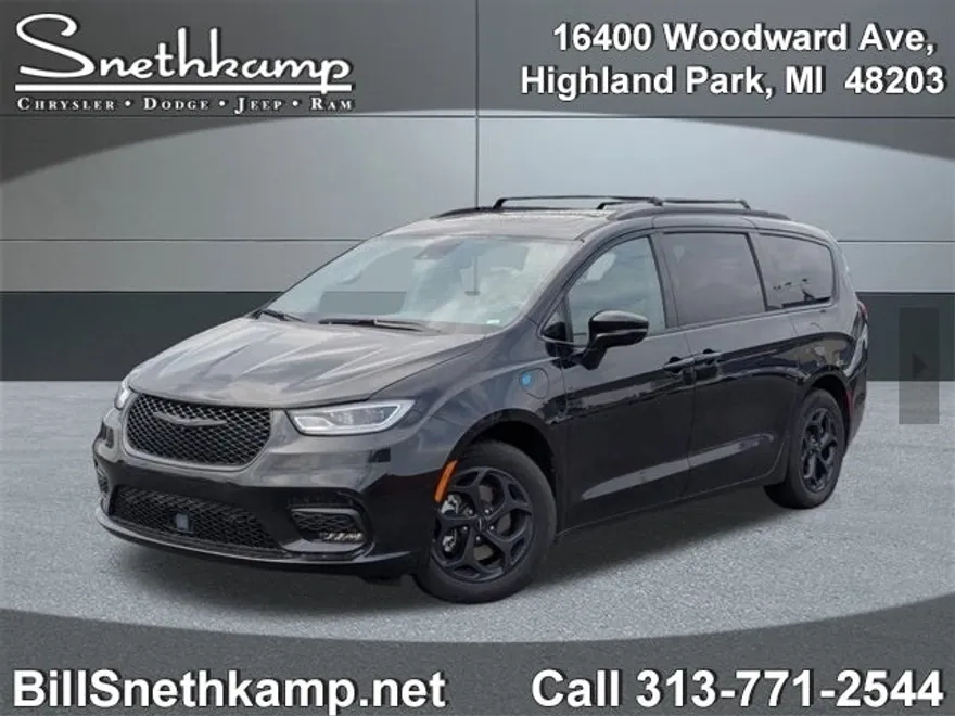 2024 Chrysler Pacifica Hybrid S Appearance photo 1