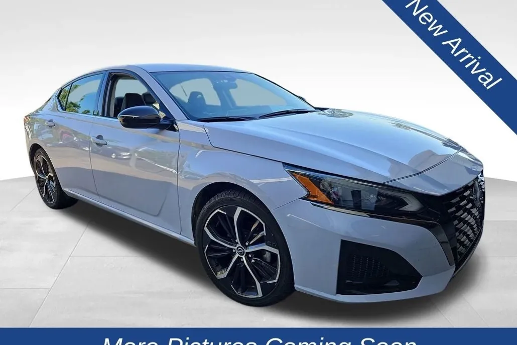 2024 Nissan Altima 2.5 SR photo 1