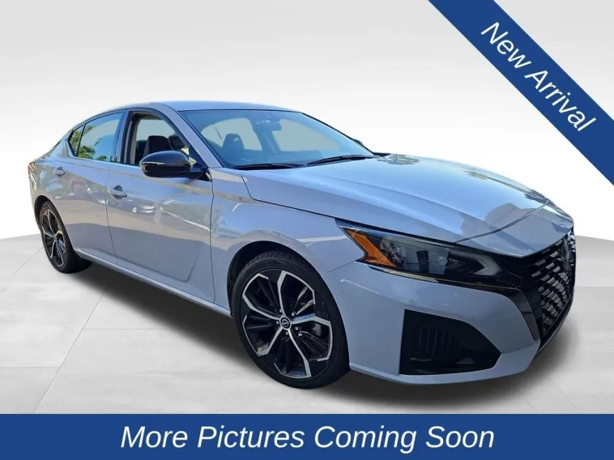 2024 Nissan Altima 2.5 SR photo 1