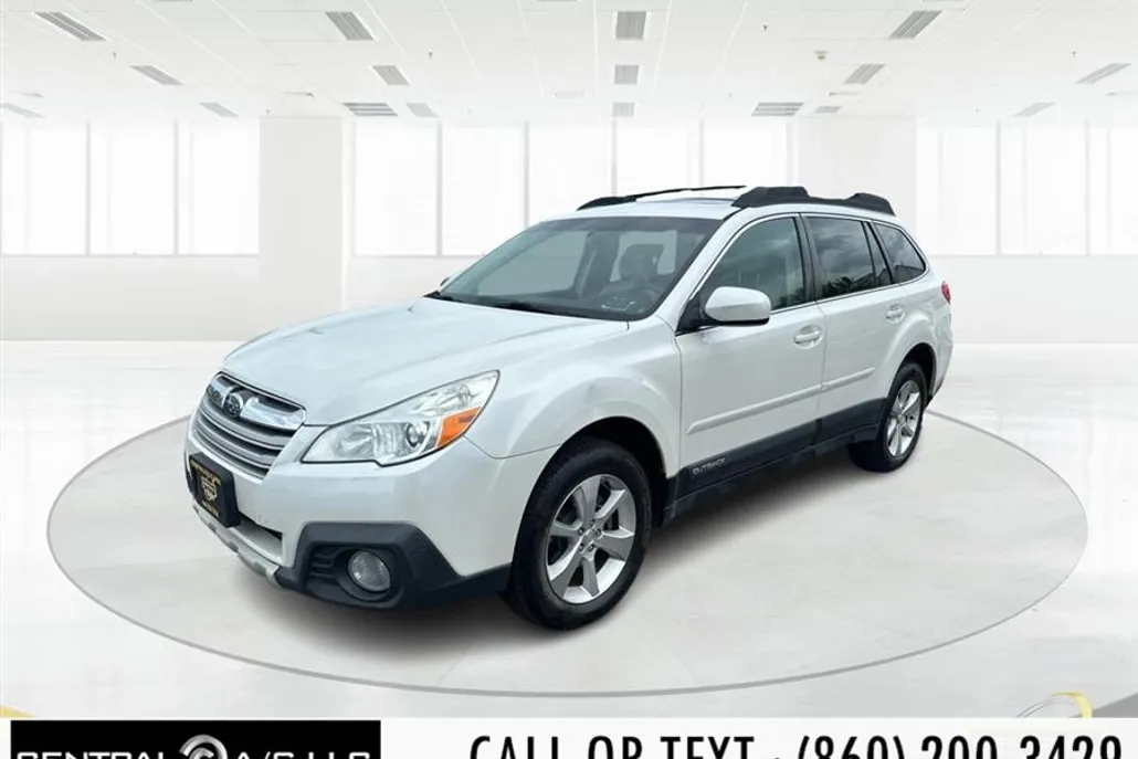 2014 Subaru Outback 2.5i Limited photo 1