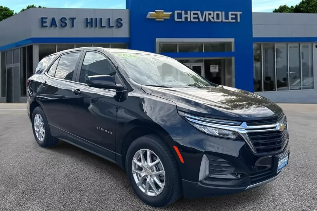 2022 Chevrolet Equinox LT photo 1