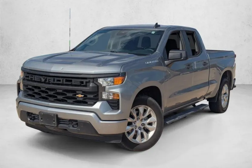 2023 Chevrolet Silverado 1500 Custom photo 1