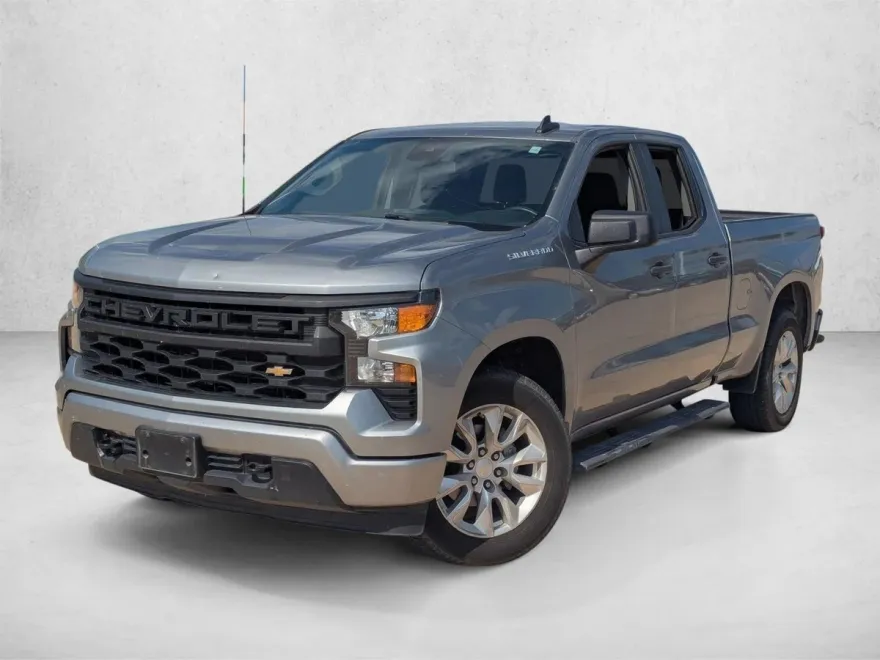 2023 Chevrolet Silverado 1500 Custom photo 1