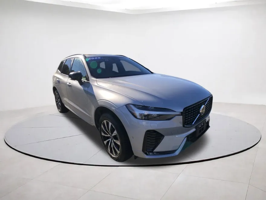 2025 Volvo XC60 B5 Plus photo 1