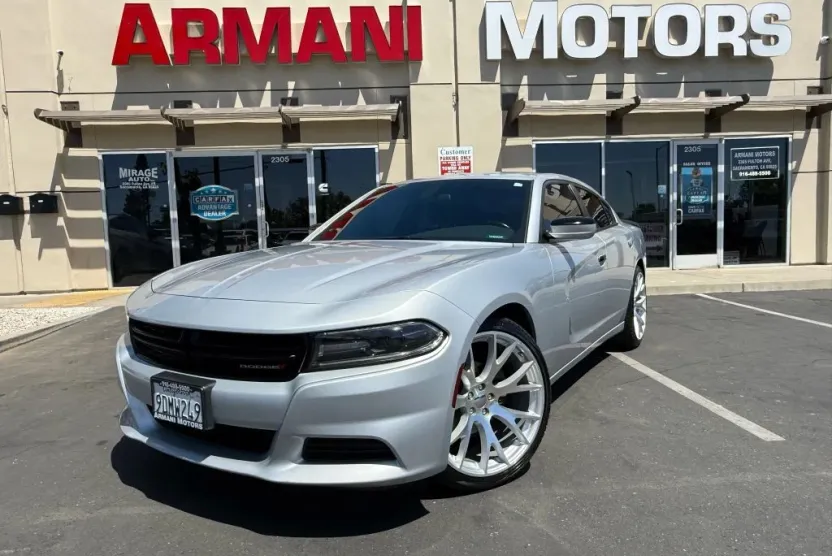 2019 Dodge Charger SXT photo 1