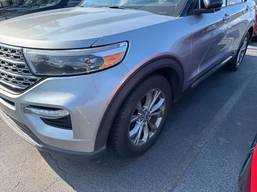 2023 Ford Explorer Limited photo 1
