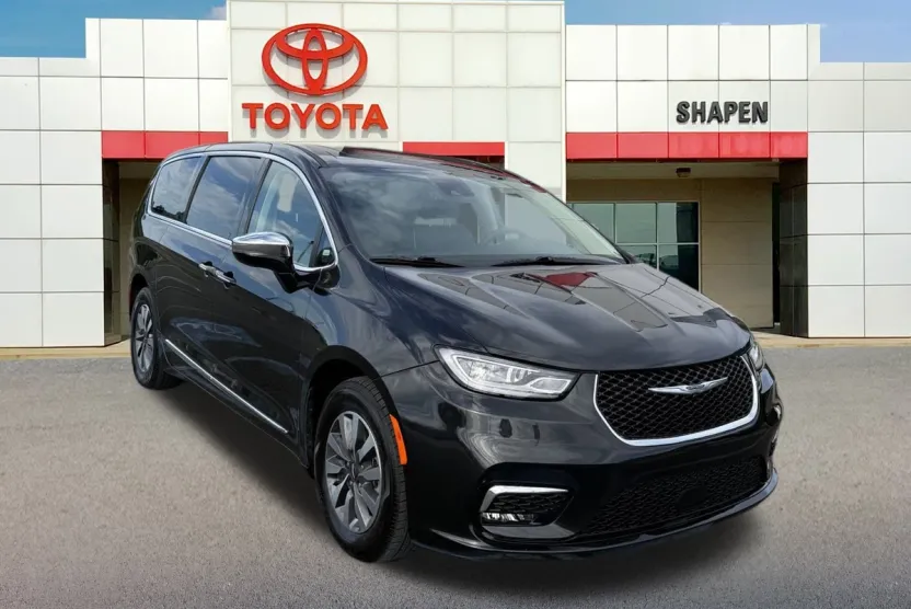 2023 Chrysler Pacifica Hybrid Limited photo 1