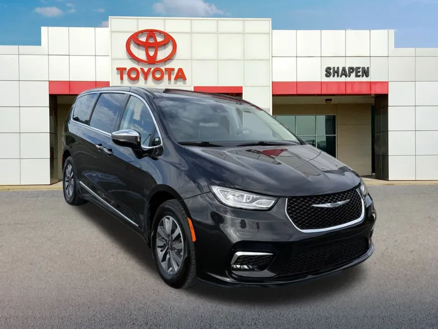 2023 Chrysler Pacifica Hybrid Limited photo 1