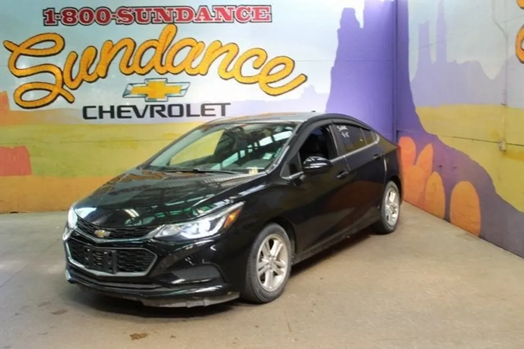 2018 Chevrolet Cruze LT photo 1