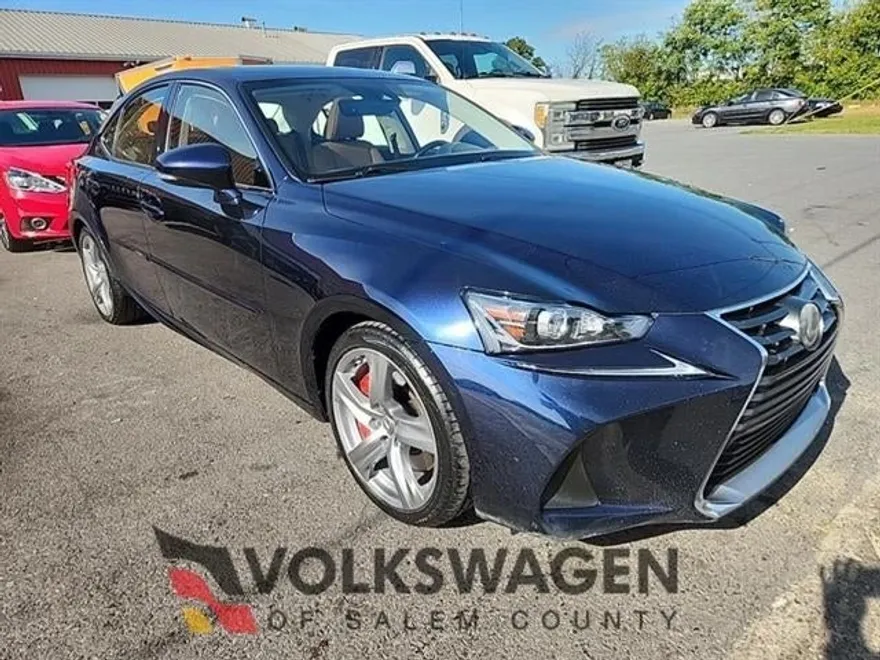 2017 Lexus IS 300 photo 1