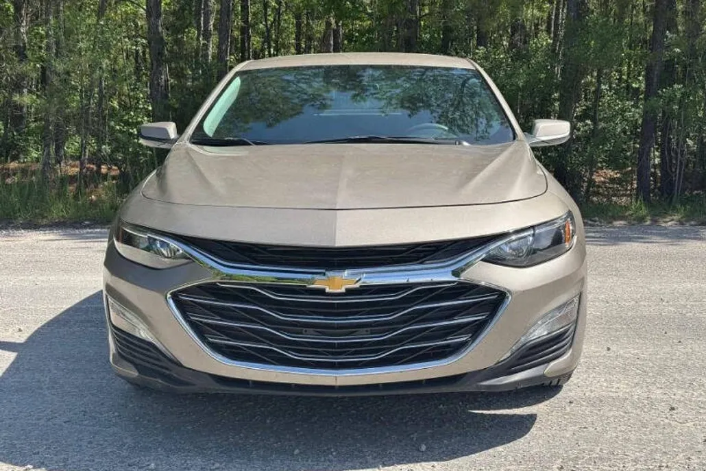 2024 Chevrolet Malibu 1LT photo 1