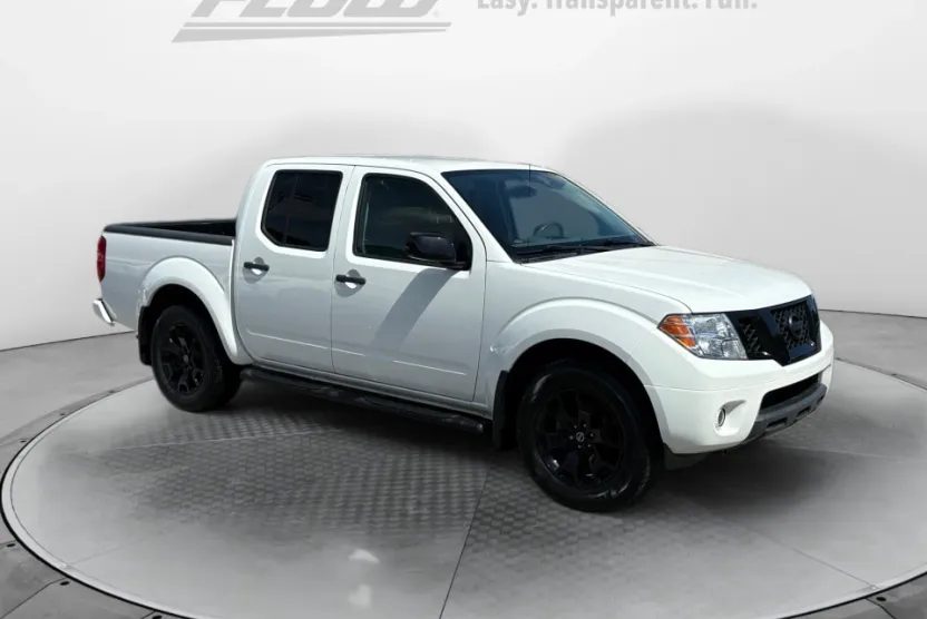 2020 Nissan Frontier Crew Cab SV photo 1
