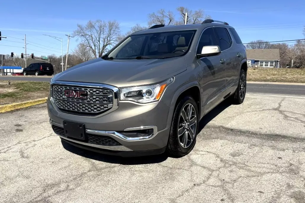 2019 Gmc Acadia Denali photo 1