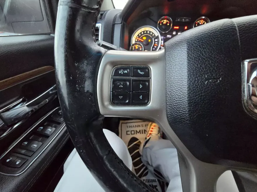 2014 Ram 1500 Laramie photo 14