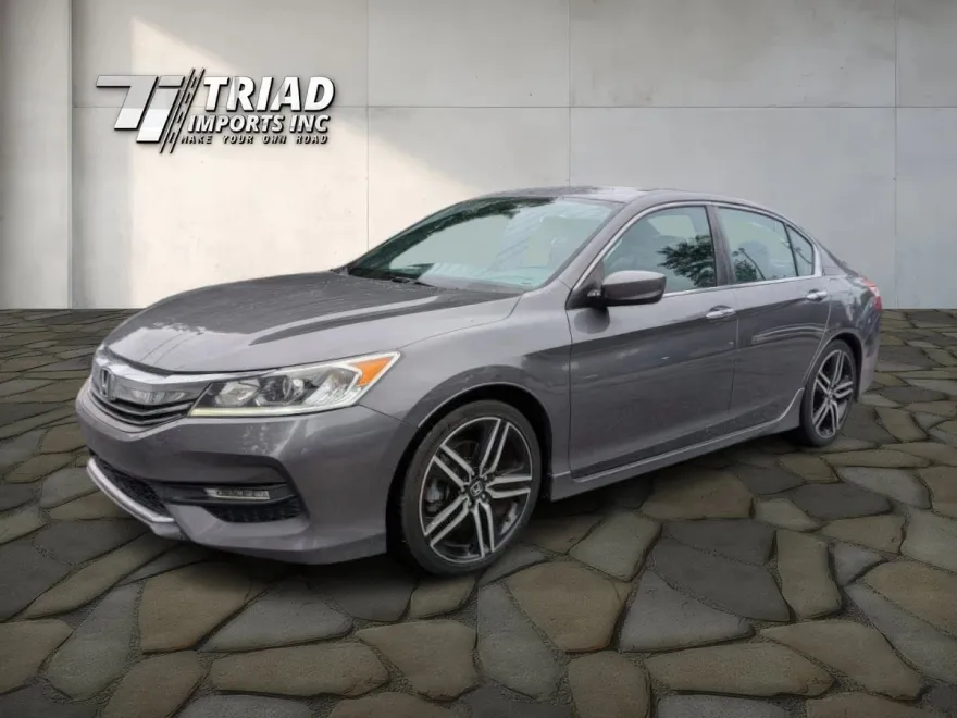 2017 Honda Accord Sport photo 1