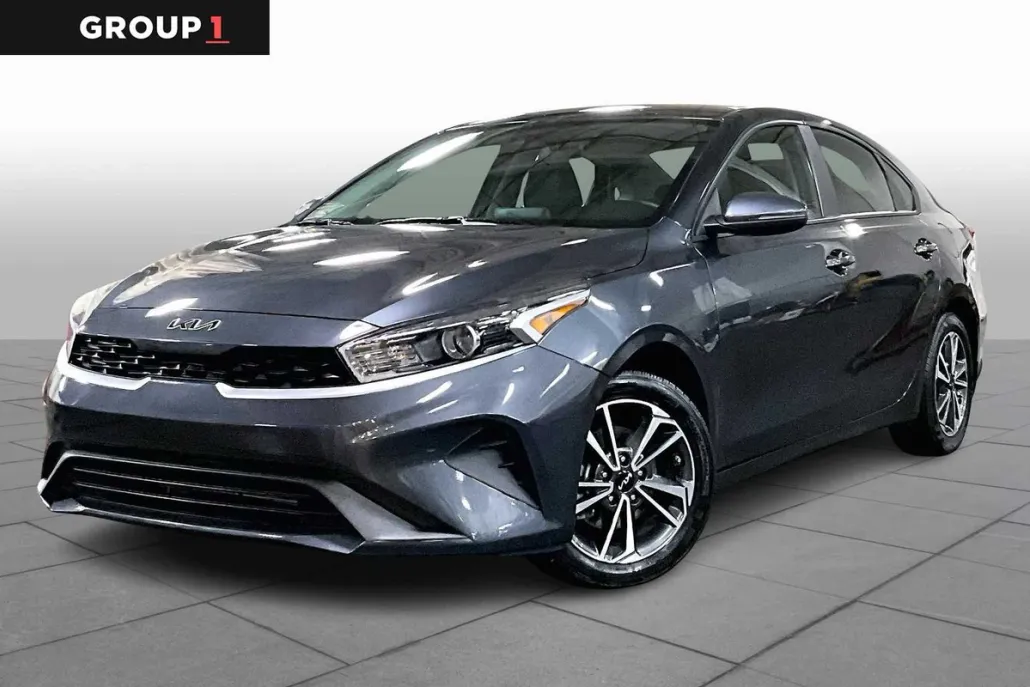2024 Kia Forte LXS photo 1