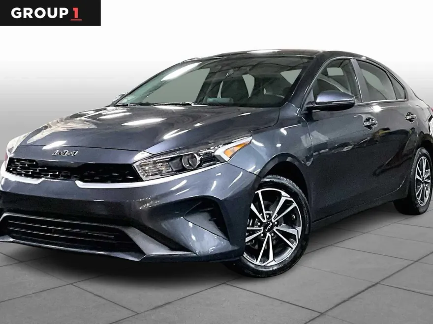 2024 Kia Forte LXS photo 1