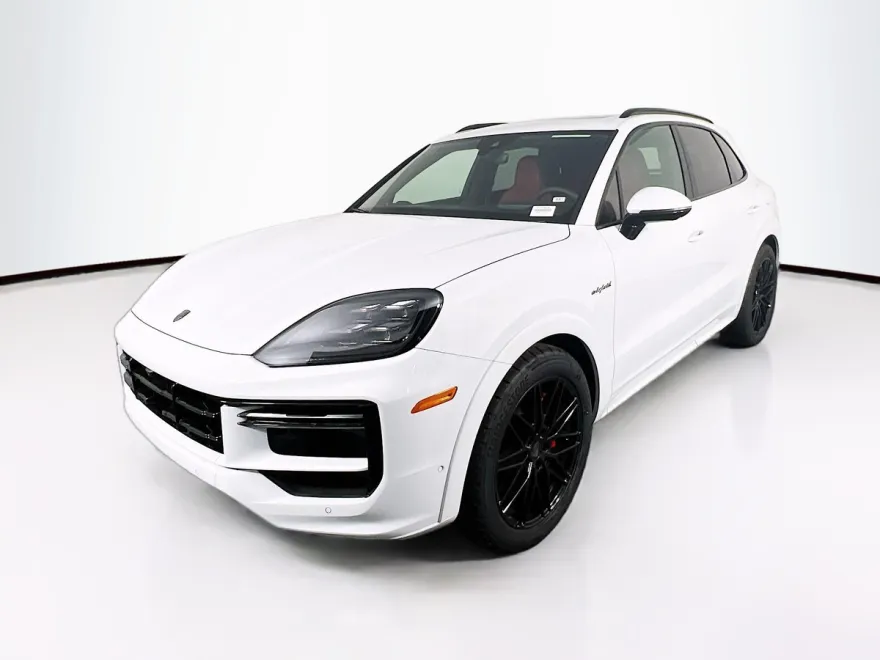 2025 Porsche Cayenne Turbo E-Hybrid photo 1