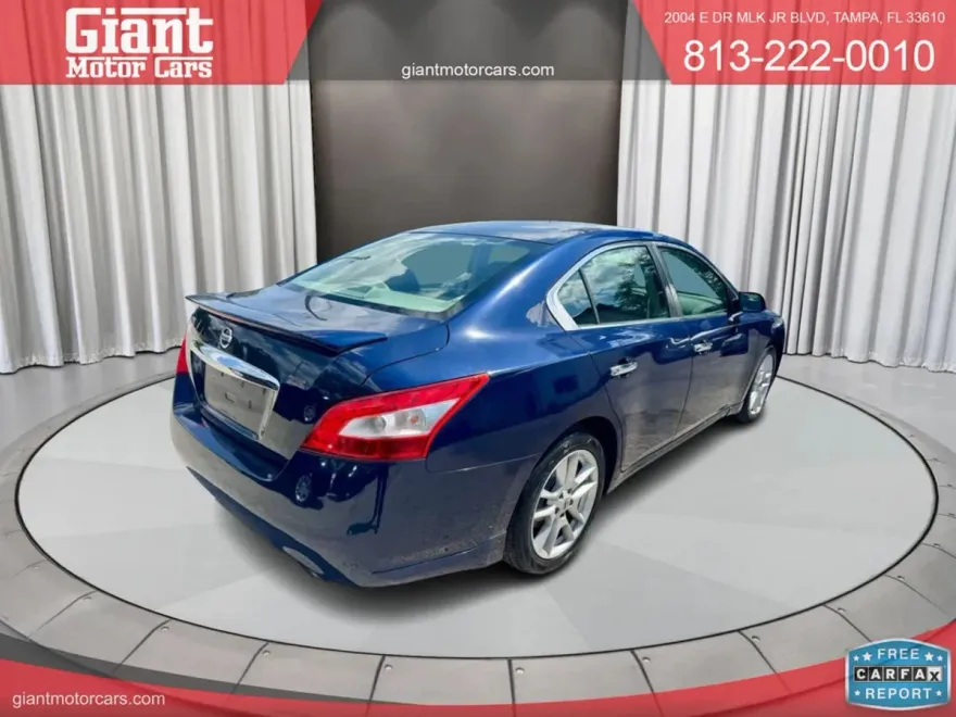 2009 Nissan Maxima SV photo 1