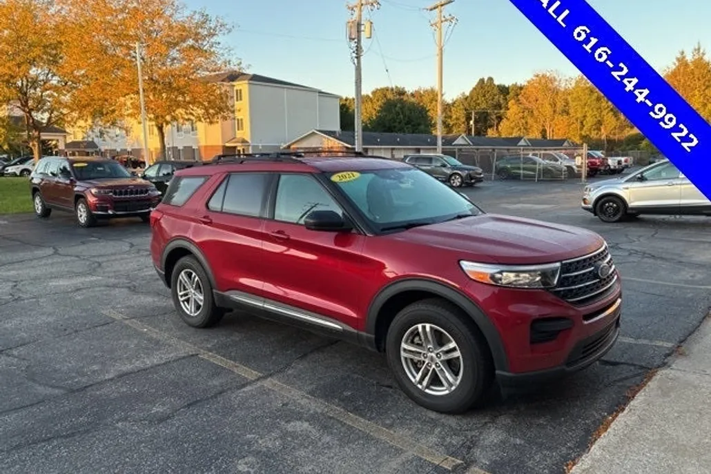 2021 Ford Explorer XLT photo 1