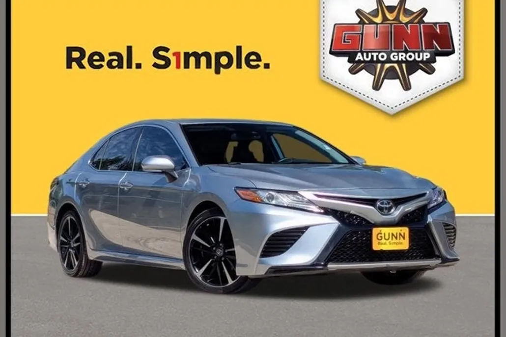 2019 Toyota Camry XSE photo 1