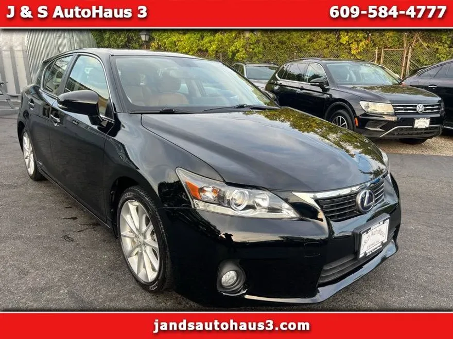 2013 Lexus CT 200h photo 1