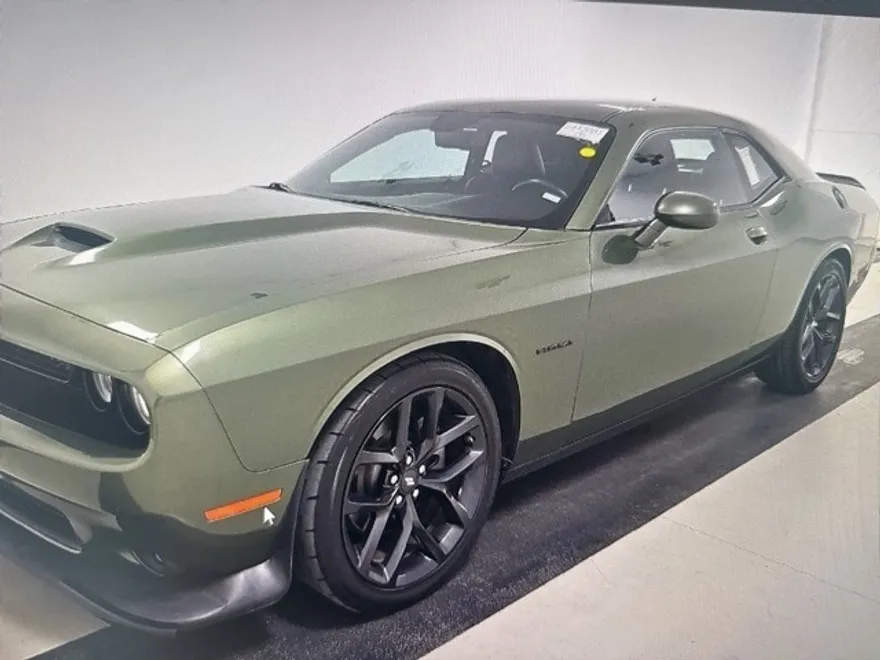 2022 Dodge Challenger R/T photo 1