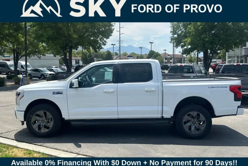 2025 Ford F-150 Lightning Lariat photo 1