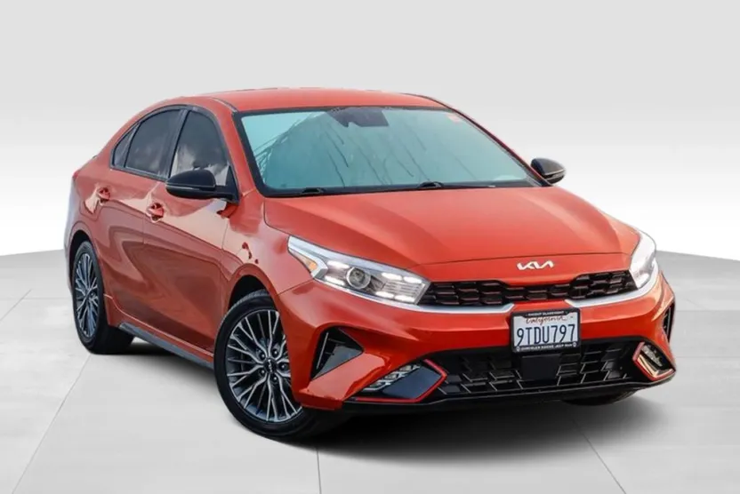 2024 Kia Forte GT-Line photo 1