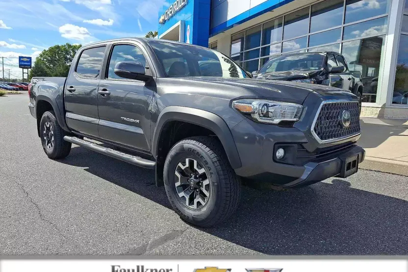 2019 Toyota Tacoma 4x4 SR photo 1