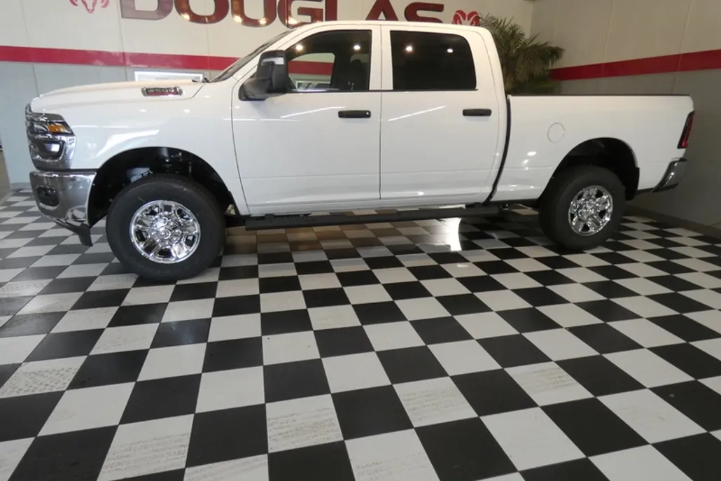 2025 Ram 2500 Tradesman photo 1
