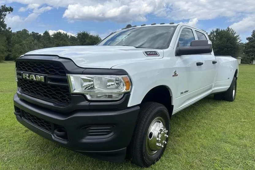 2022 Ram 3500 Tradesman photo 1